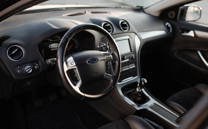 Ford Mondeo cena 30900 przebieg: 297000, rok produkcji 2012 z Łódź małe 781